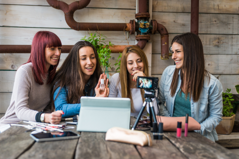 Micro vs Macro Influencers:Which Drives Better Engagement